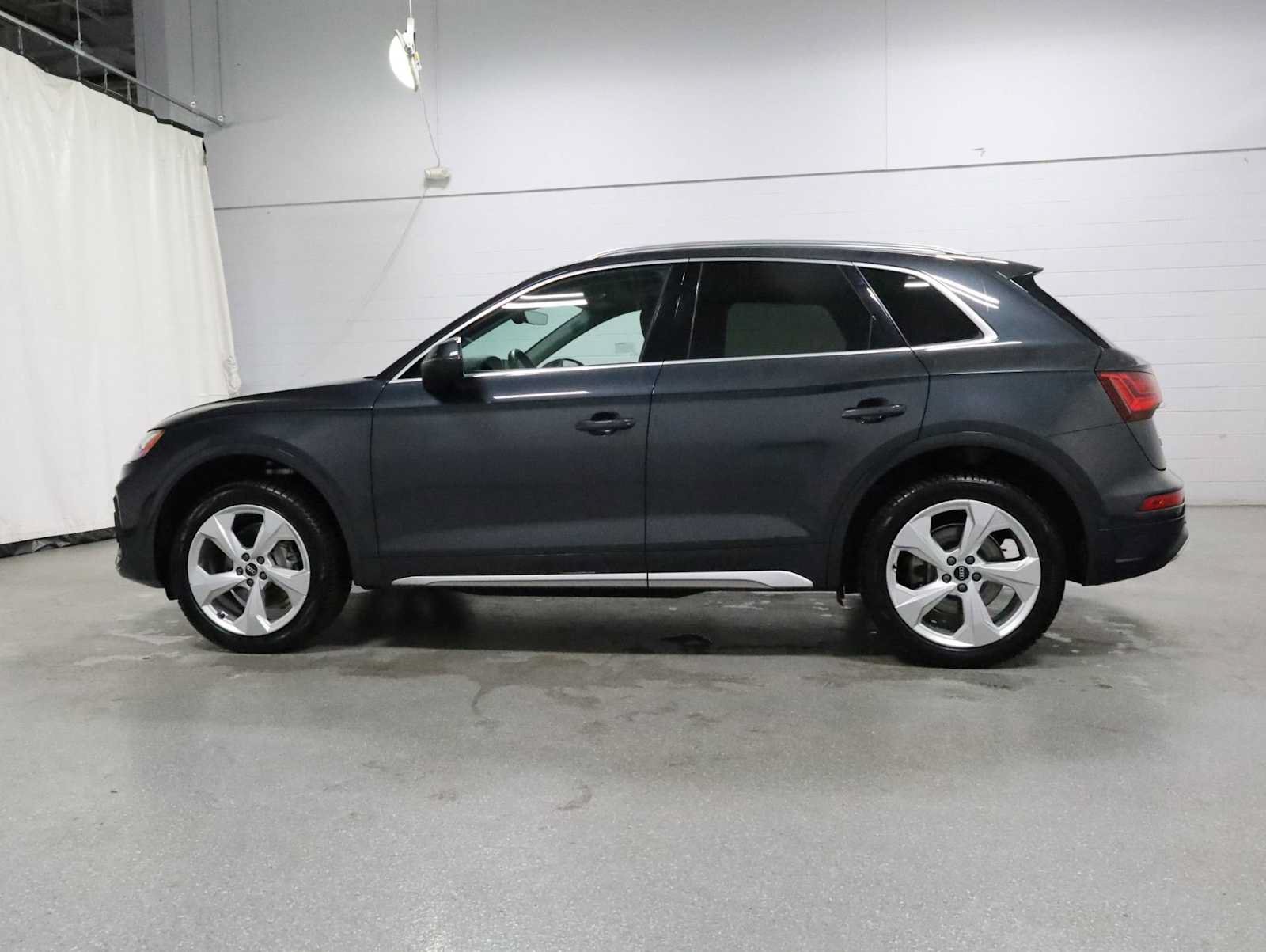 Used 2021 Audi Q5 Prestige w/ Prestige Package AWD/4WD image 2