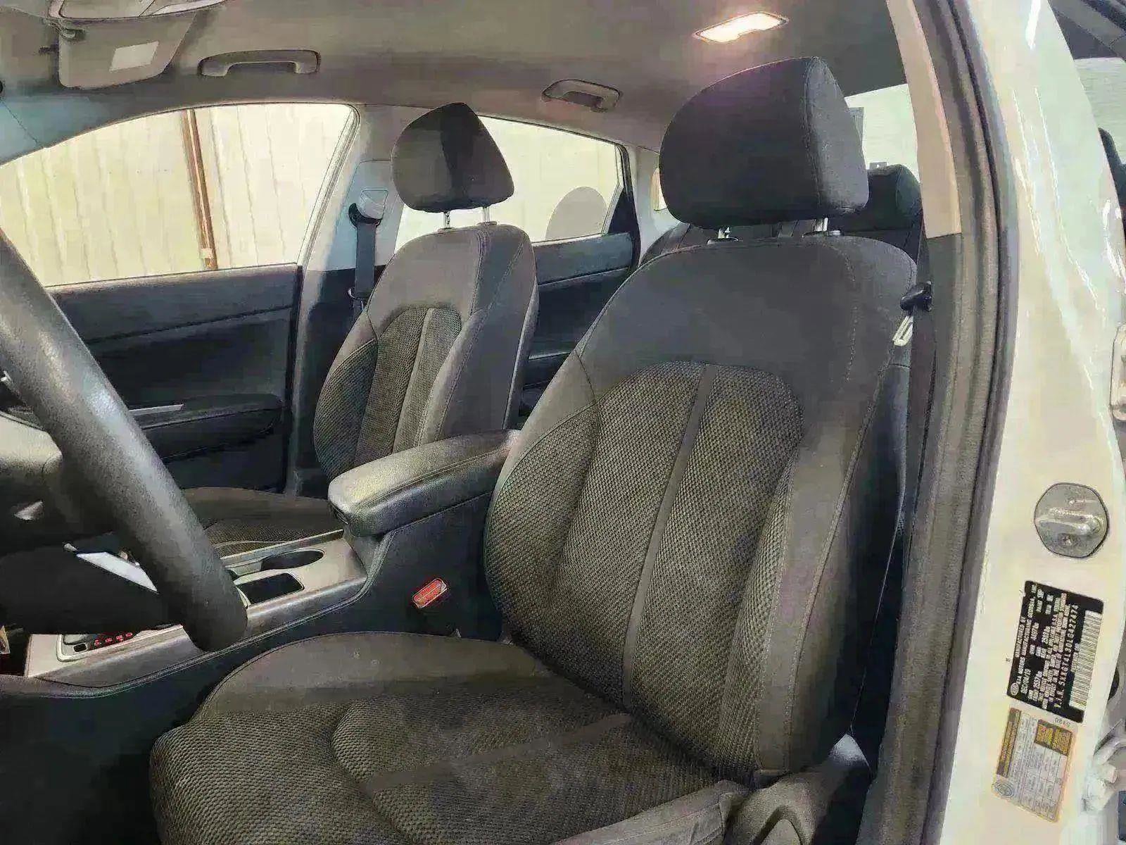 Used 2020 Kia Optima LX image 3