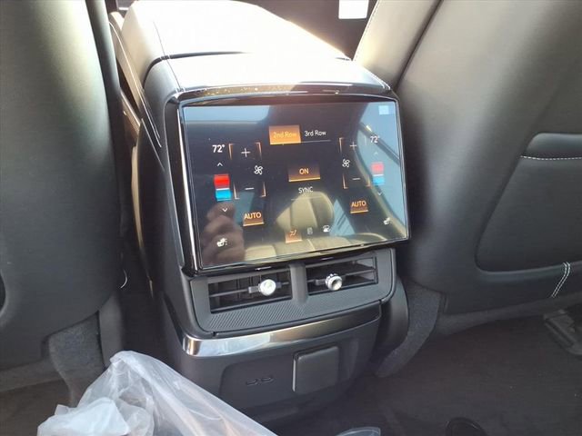 New 2026 Cadillac Vistiq Sport image 15