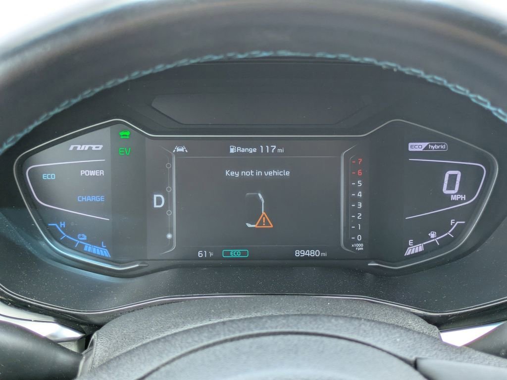 Used 2022 Kia Niro Touring Special Edition FWD image 27
