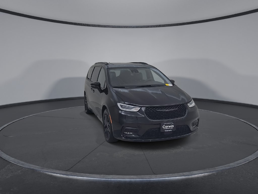Certified 2025 Chrysler Pacifica Limited FWD image 5