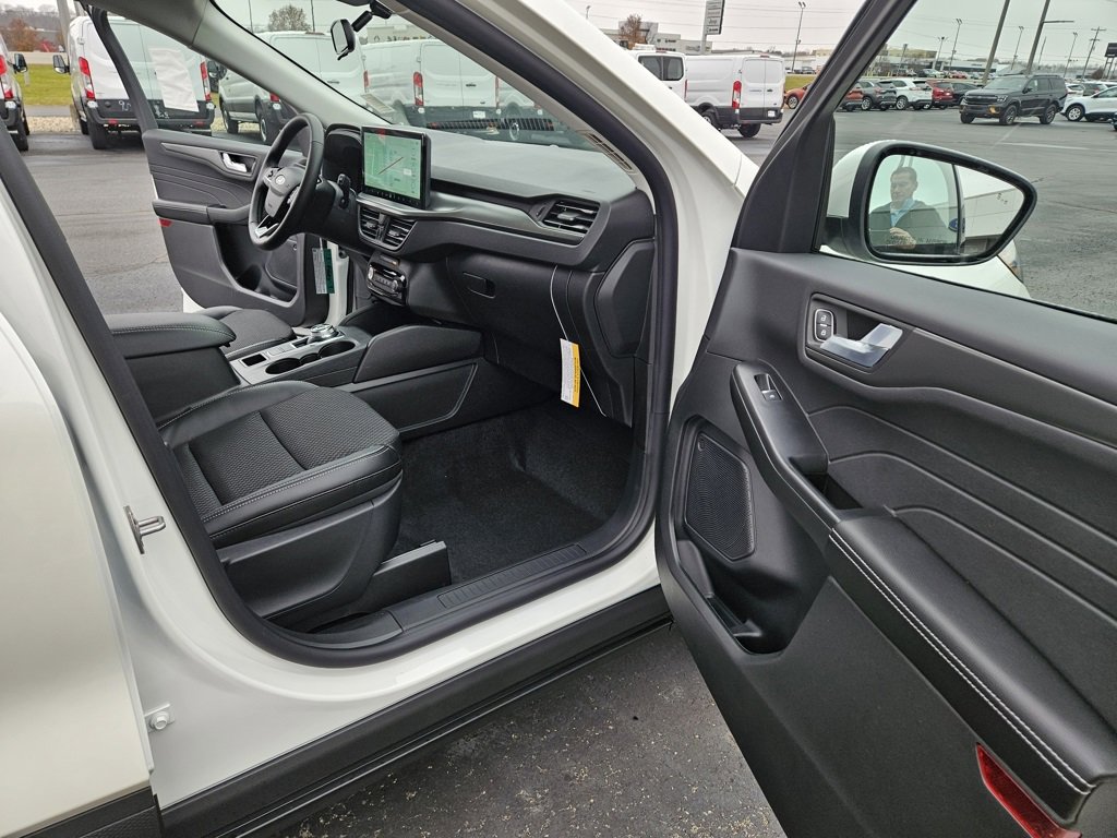 New 2026 Ford Escape SE image 17