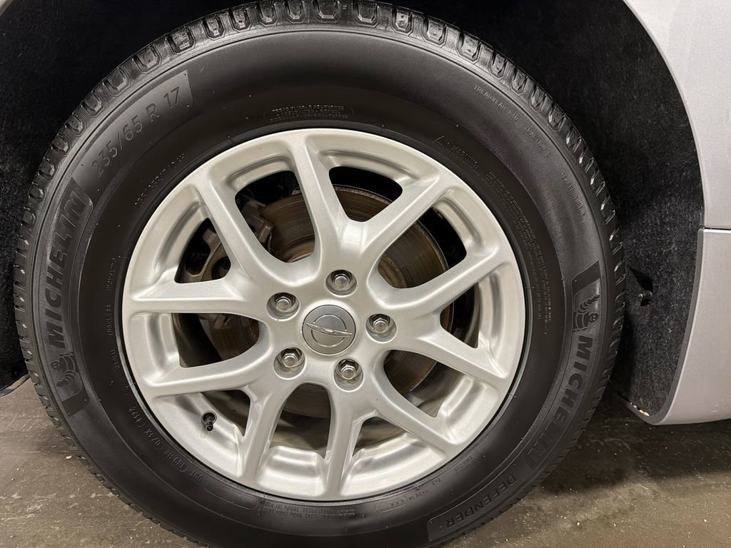 Used 2020 Chrysler Pacifica Touring-L image 23