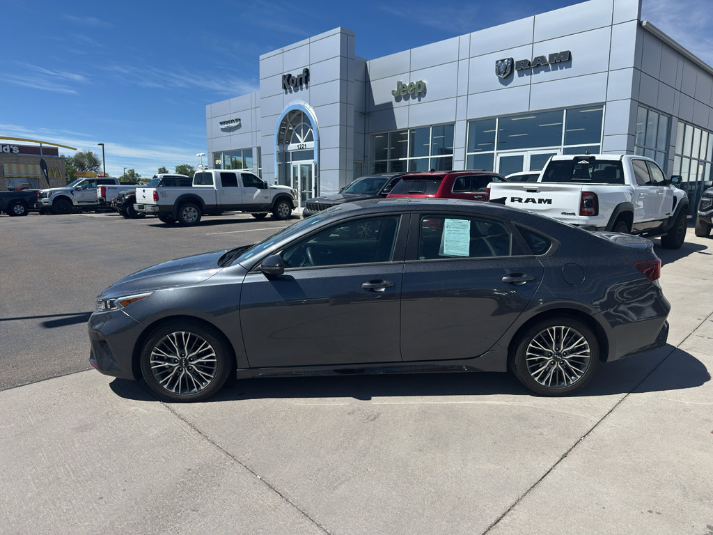 Used 2023 Kia Forte GT-Line w/ GT-Line Premium Package FWD image 2