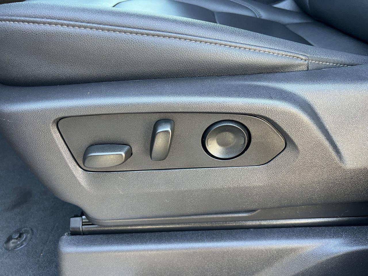 Used 2024 Chevrolet Silverado 1500 LT Trail Boss w/ Convenience Package II image 27