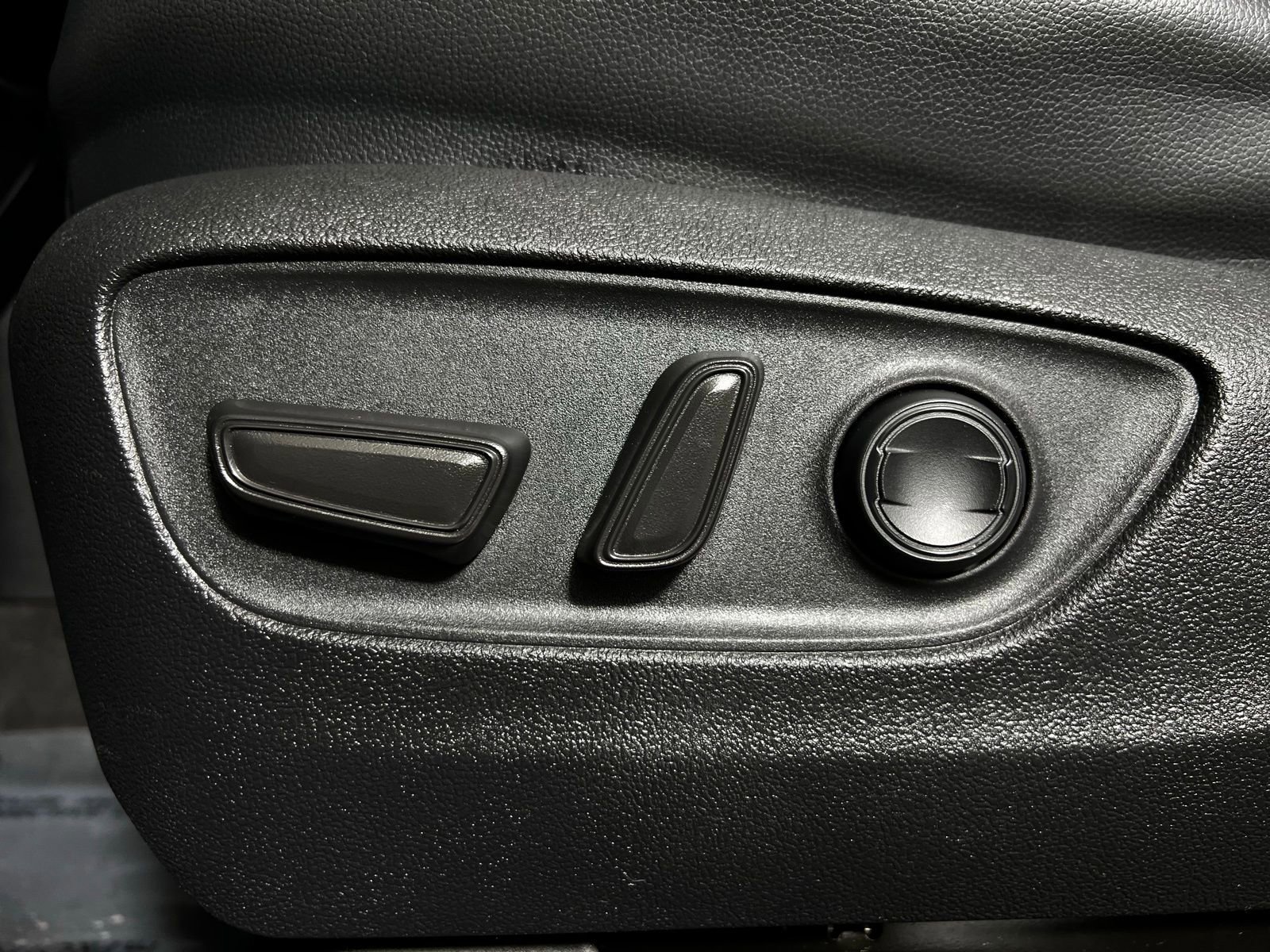 Certified 2023 Toyota Highlander XLE image 14