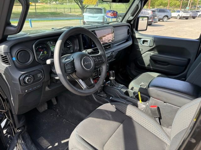 Used 2024 Jeep Wrangler Unlimited Rubicon 4xe AWD/4WD image 9