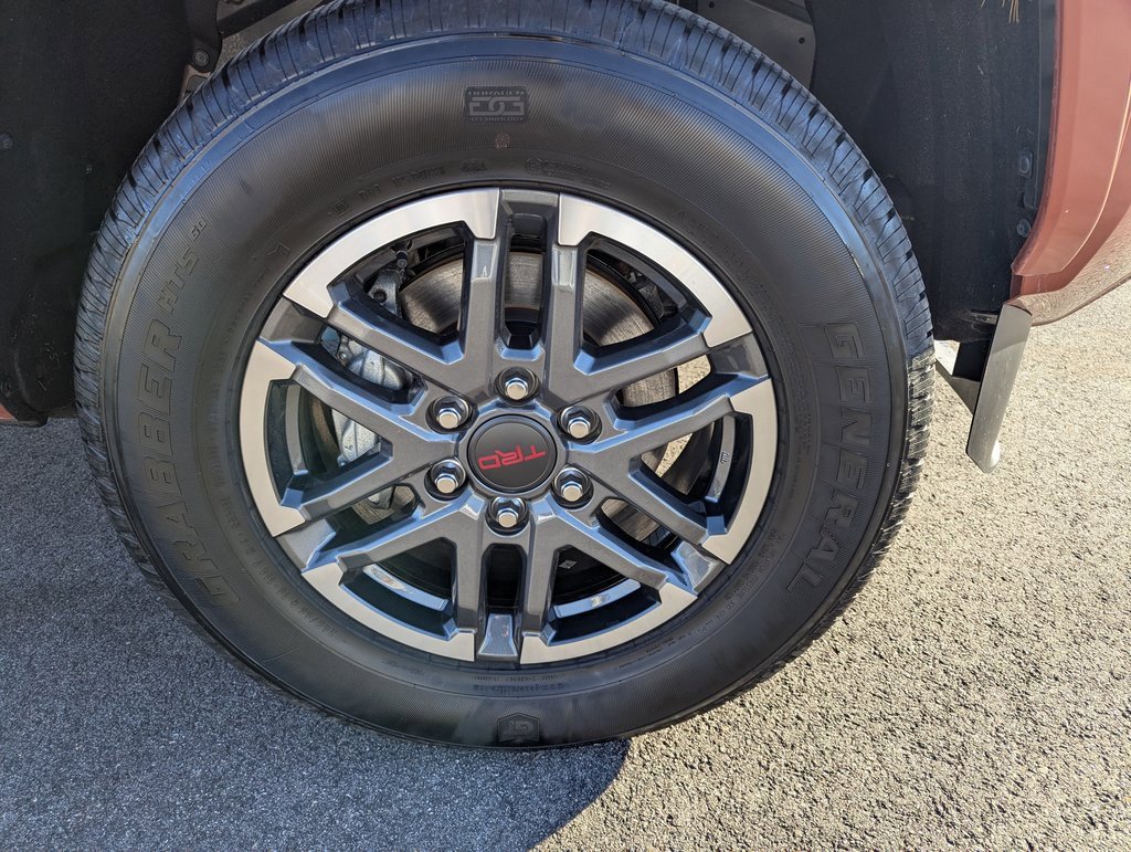 Used 2025 Toyota Tacoma TRD Sport image 12