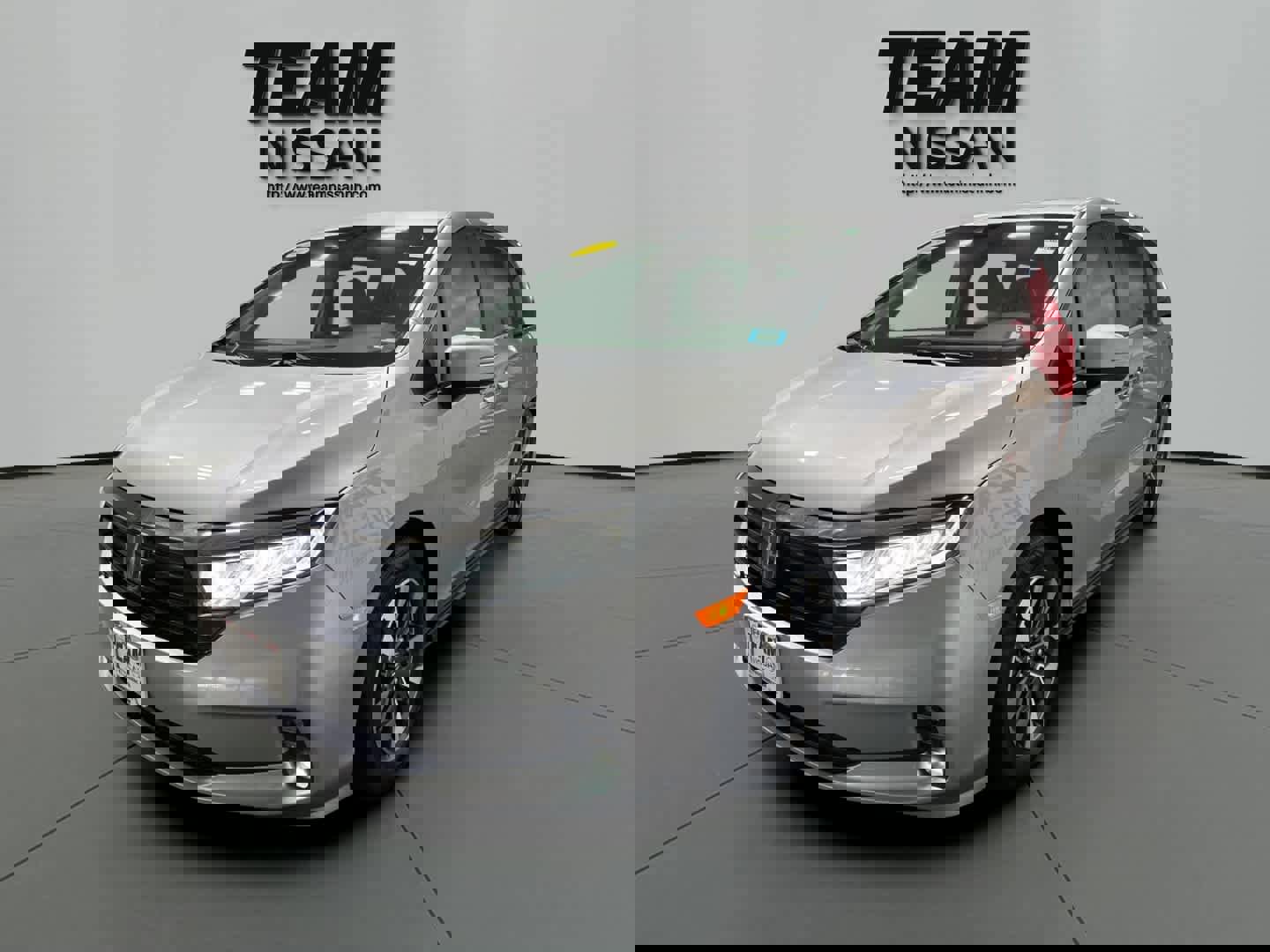 Used 2024 Honda Odyssey EX-L image 2