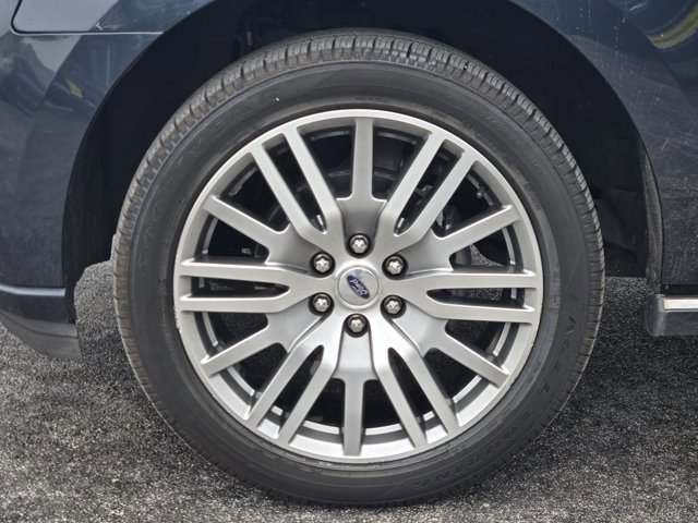 Certified 2023 Ford Expedition Max Platinum RWD image 11