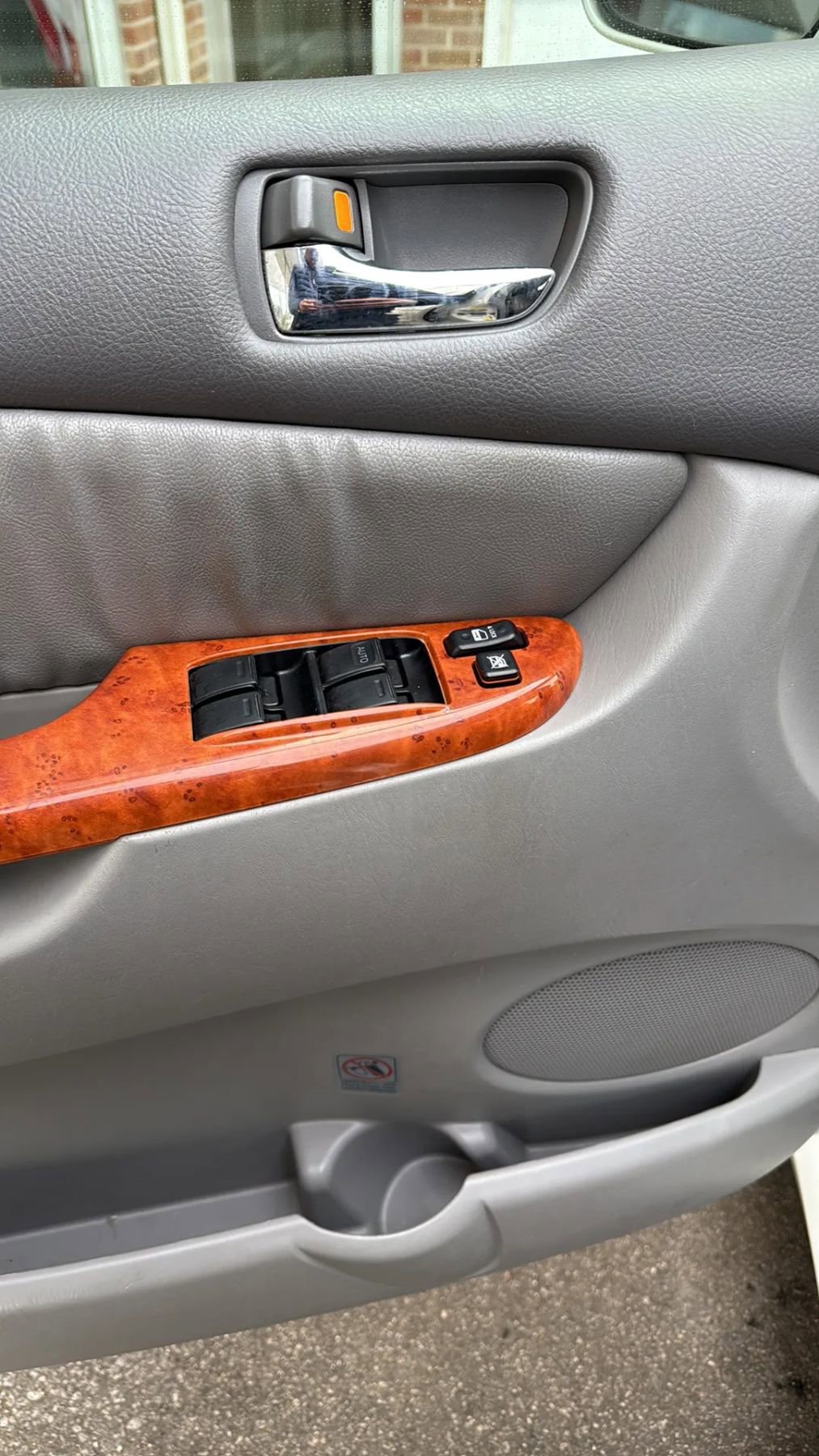 Used 2010 Toyota Sienna XLE FWD image 10