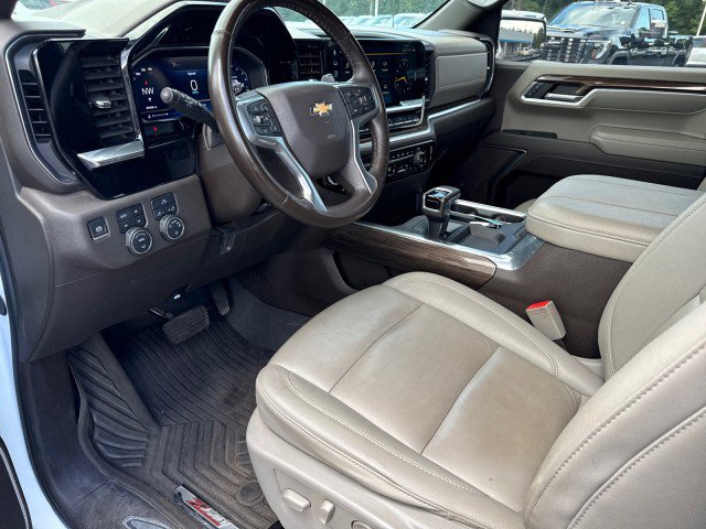 Used 2024 Chevrolet Silverado 1500 LT AWD/4WD image 19