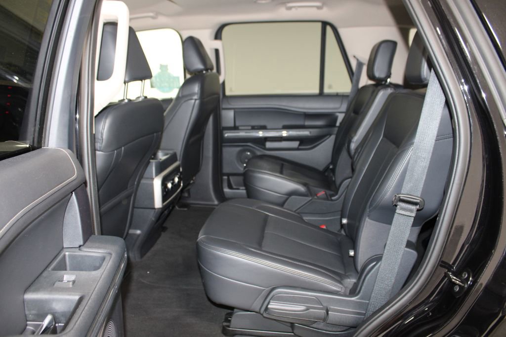 Used 2024 Ford Expedition XLT image 27
