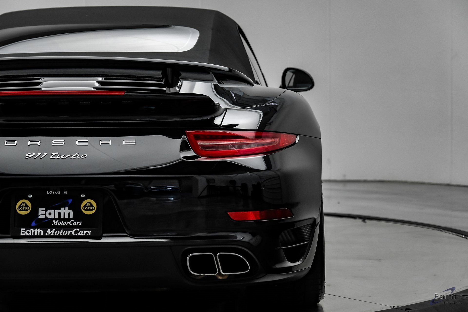 Used 2015 Porsche 911 Turbo image 15