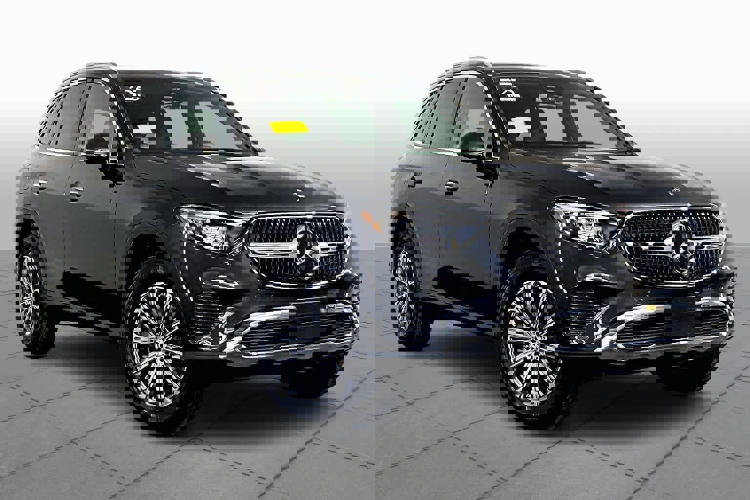 Used 2025 Mercedes-Benz GLC 300 4MATIC image 4