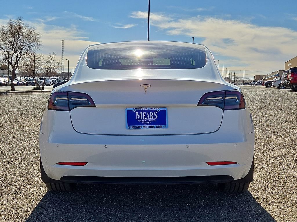 Used 2019 Tesla Model 3 Standard Range image 4
