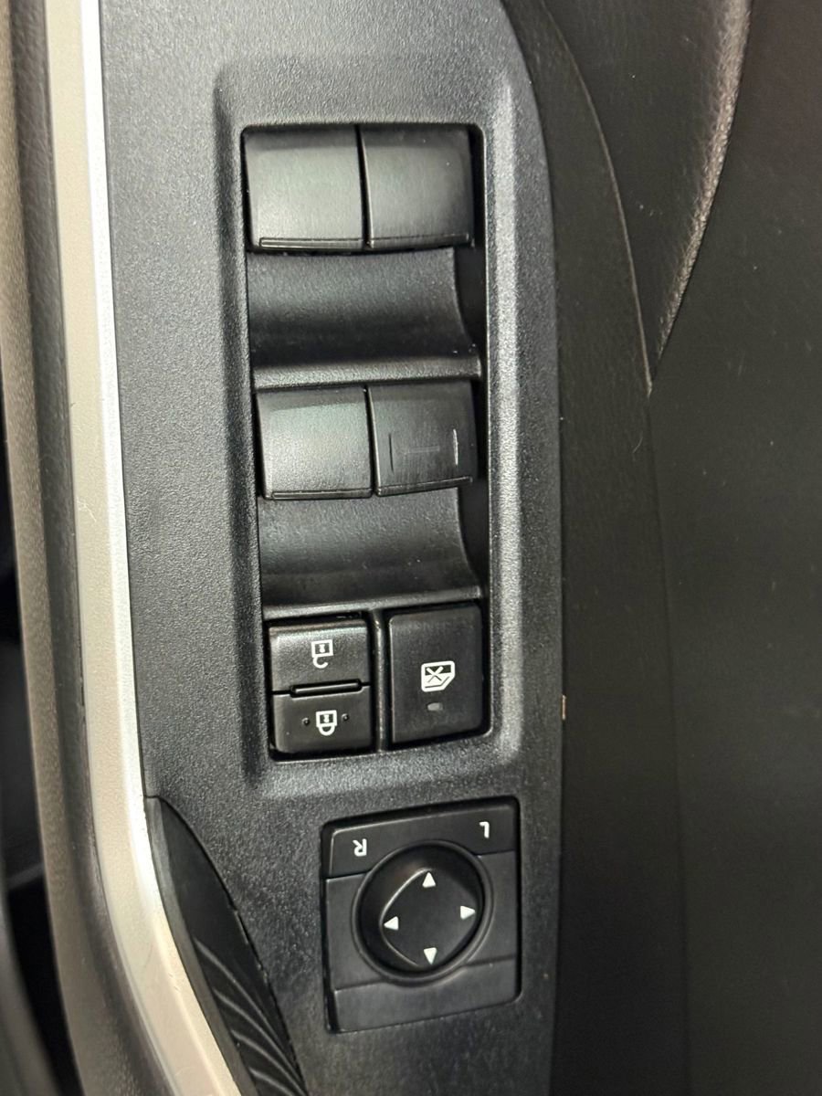 Used 2019 Toyota RAV4 LE w/ Carpet Mat Package AWD/4WD image 25