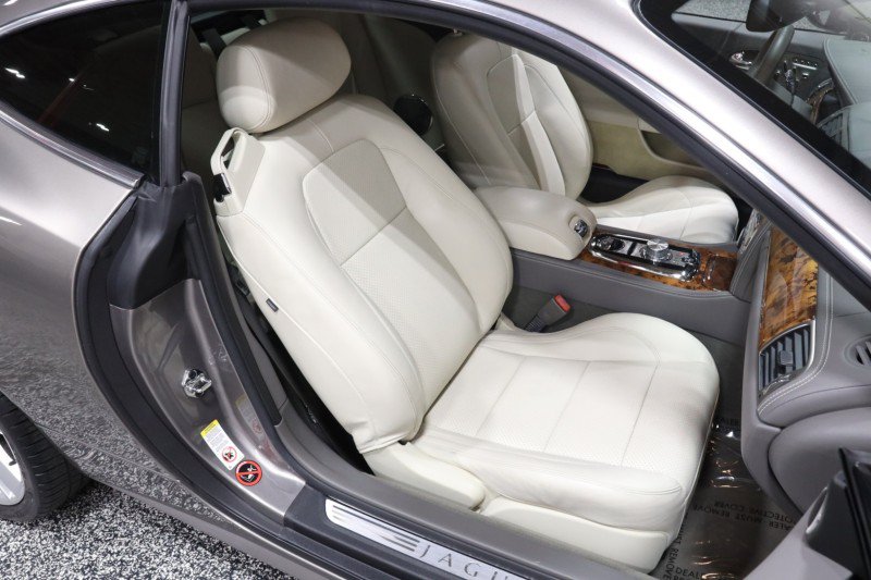 Used 2010 Jaguar XK Coupe RWD image 41