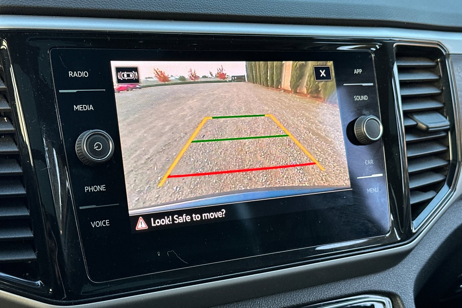 Certified 2022 Volkswagen Atlas SE image 20