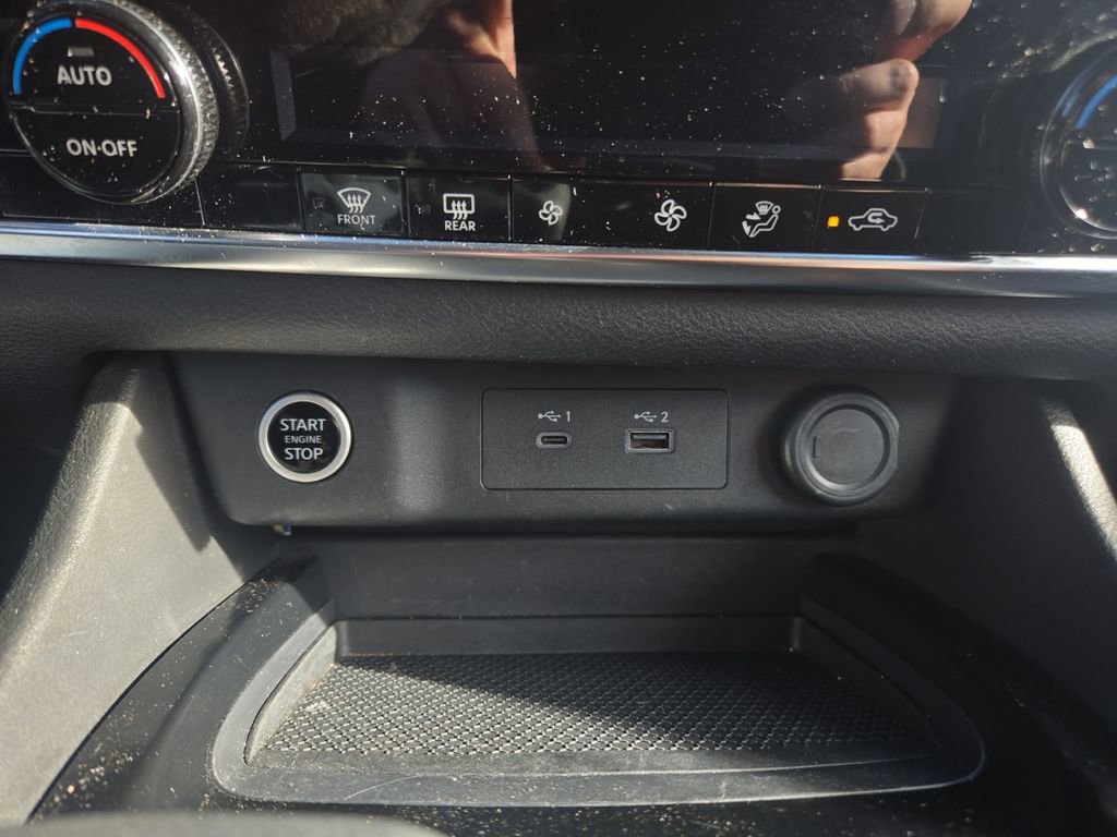 Used 2023 Nissan Rogue SV image 23