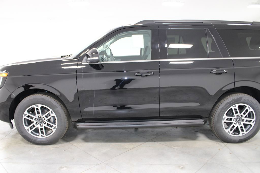 New 2026 Ford Expedition Active image 5