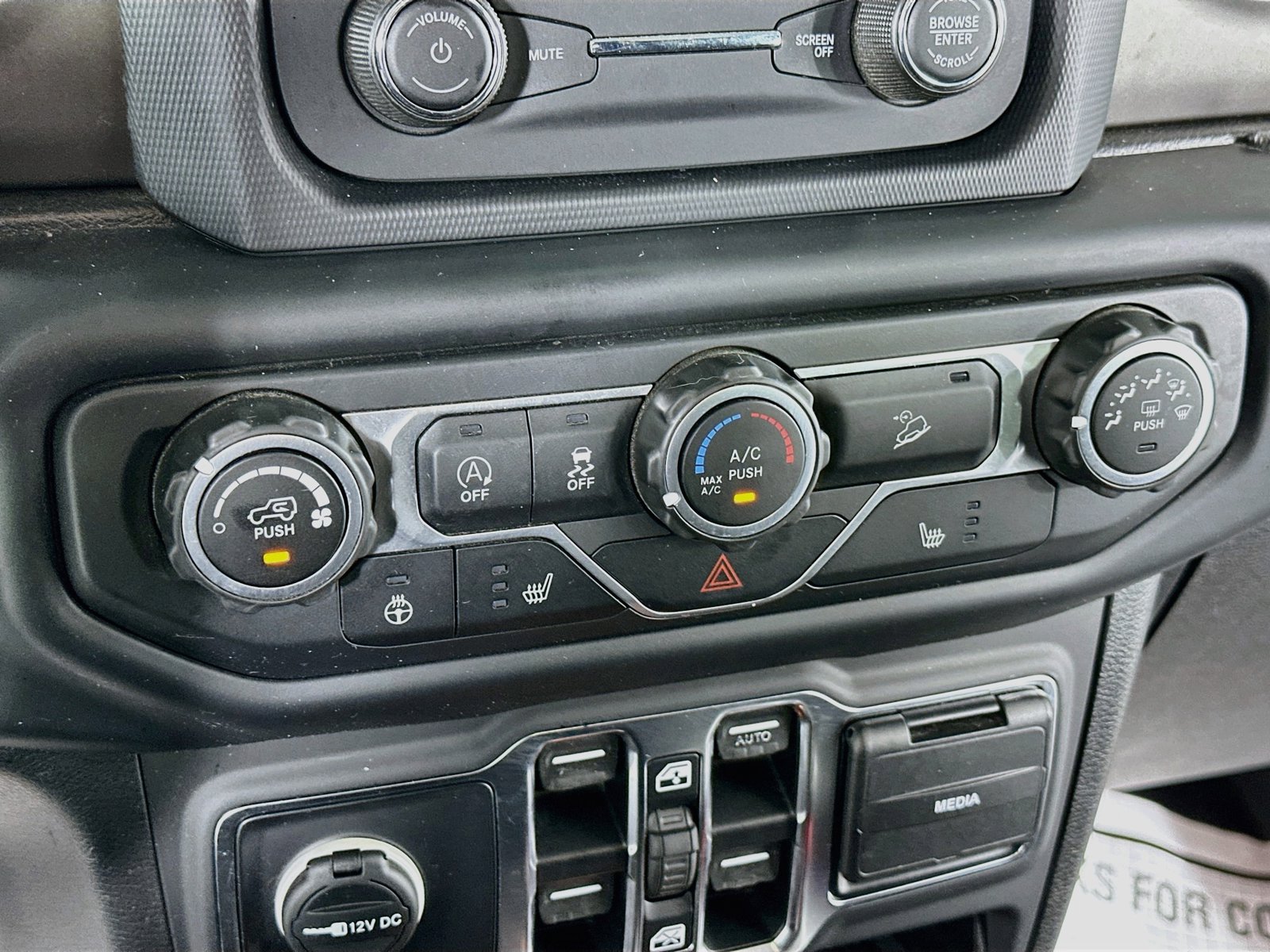 Used 2019 Jeep Wrangler Unlimited Sport S AWD/4WD image 22