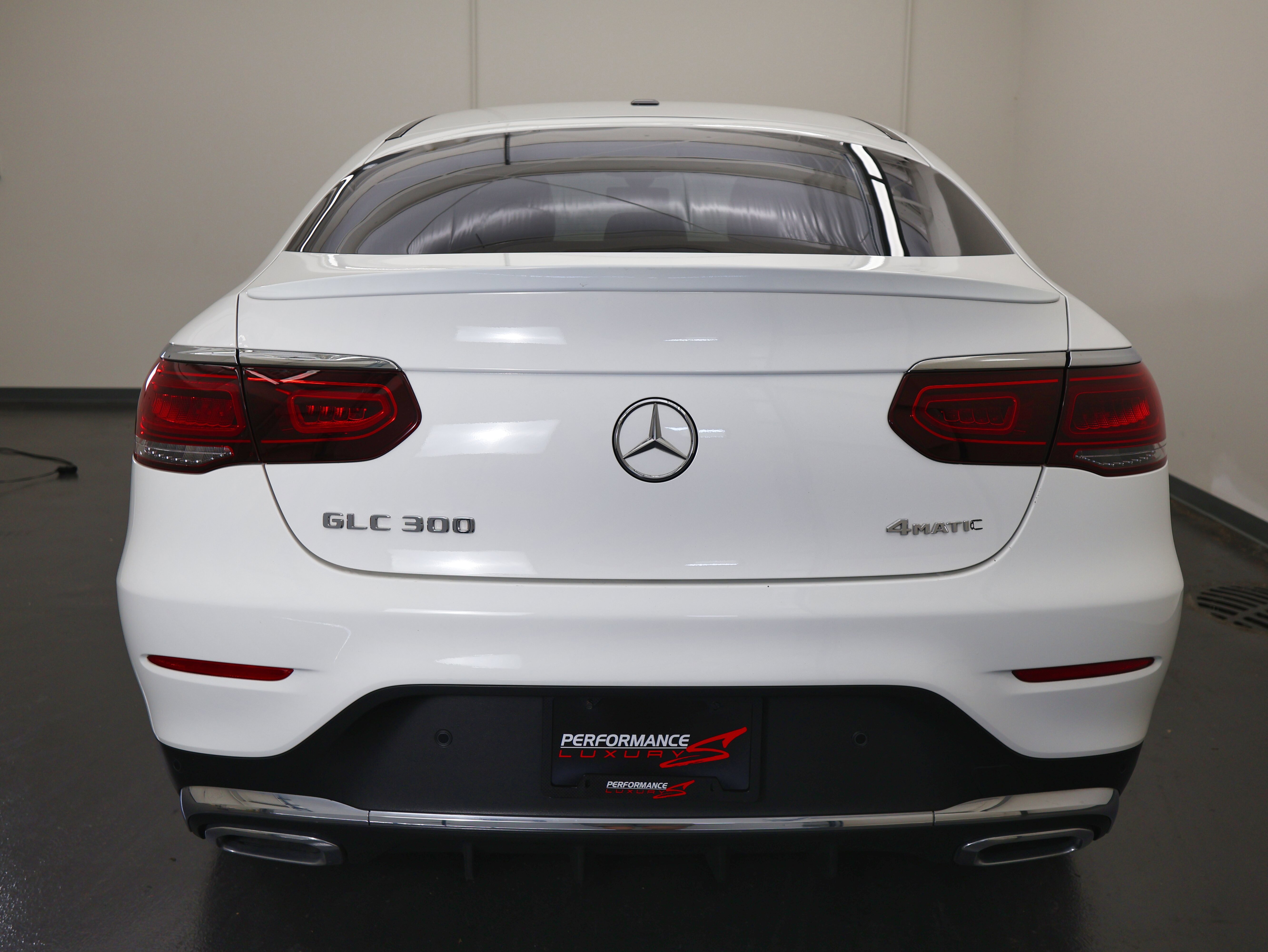 Used 2020 Mercedes-Benz GLC 300 4MATIC Coupe image 4