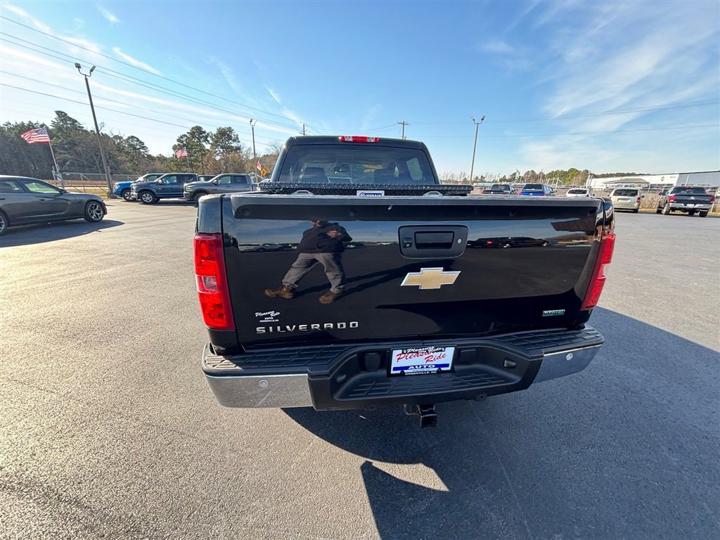 Used 2011 Chevrolet Silverado 1500 LT w/ All-Star Edition AWD/4WD image 5