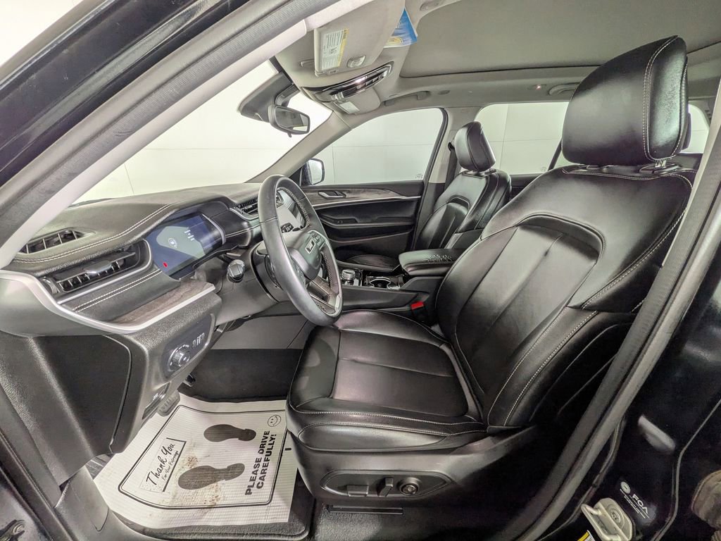 Certified 2023 Jeep Grand Cherokee Limited image 17