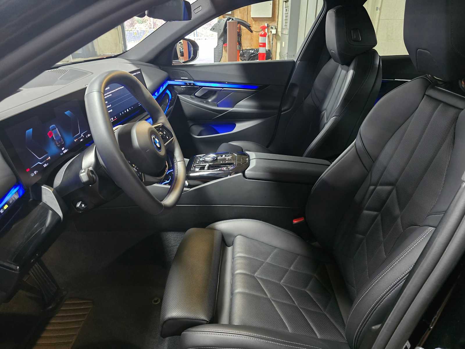 Used 2025 BMW i5 xDrive40 w/ Premium Package image 21