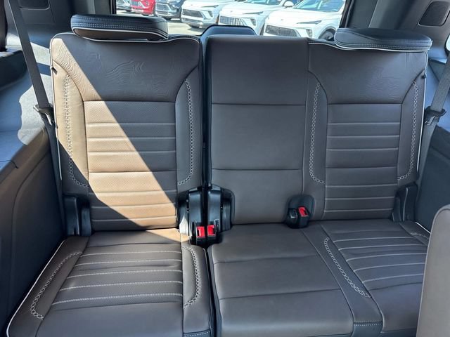 New 2026 GMC Yukon Denali Ultimate AWD/4WD image 17