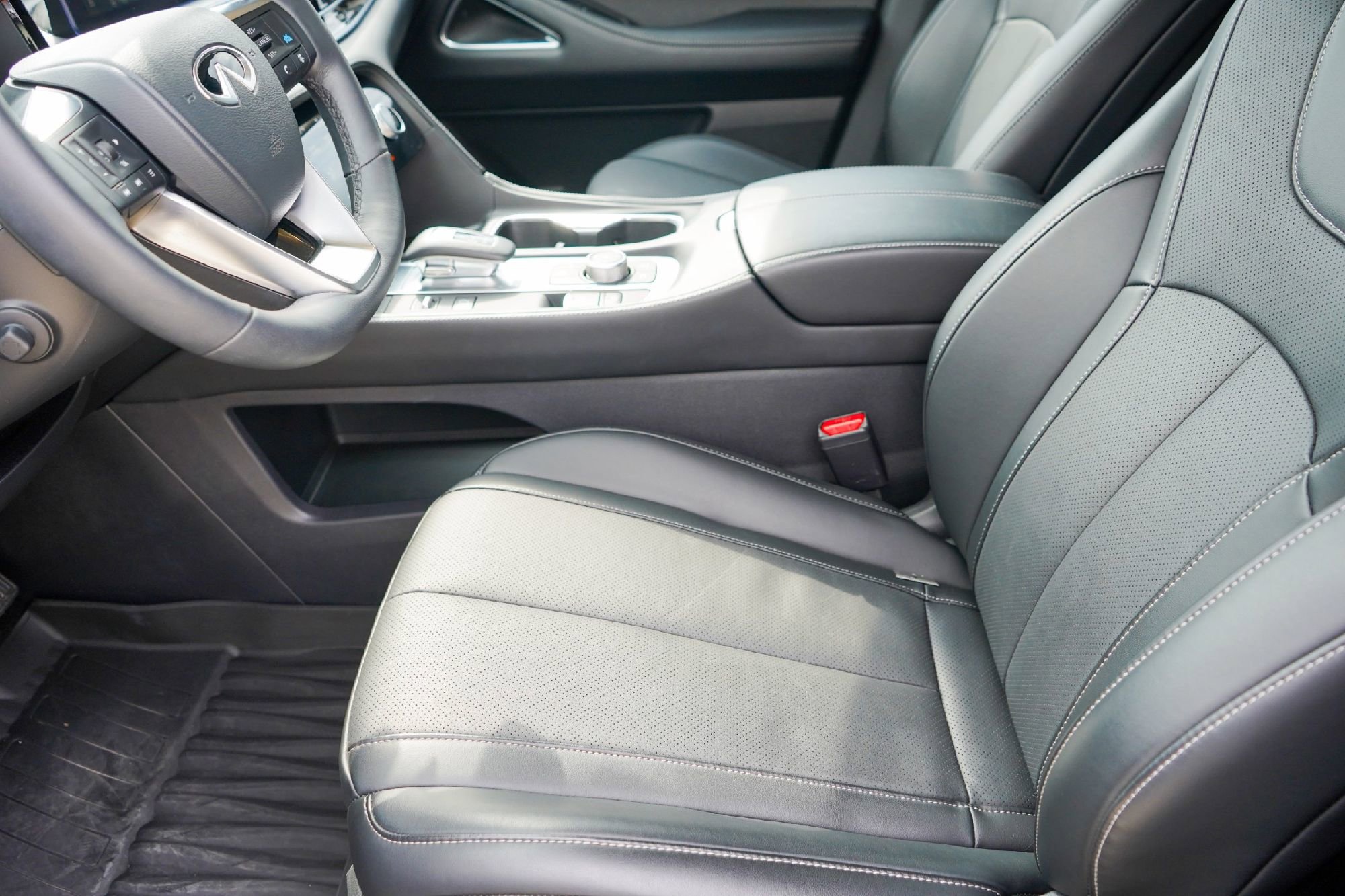 Certified 2026 INFINITI QX60 Luxe w/ Cargo Package image 8