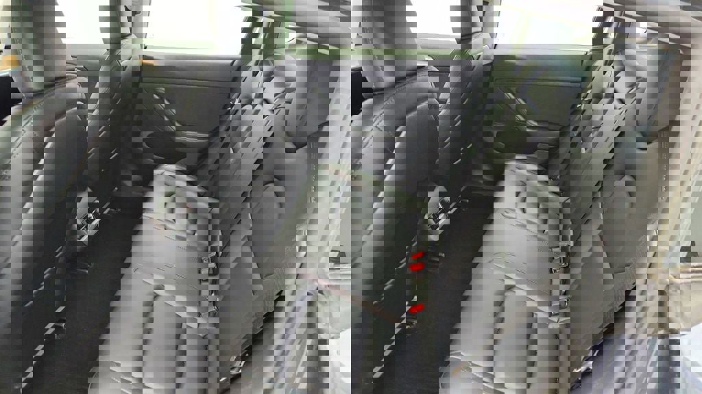 Used 2023 Tesla Model 3 Standard Range image 25