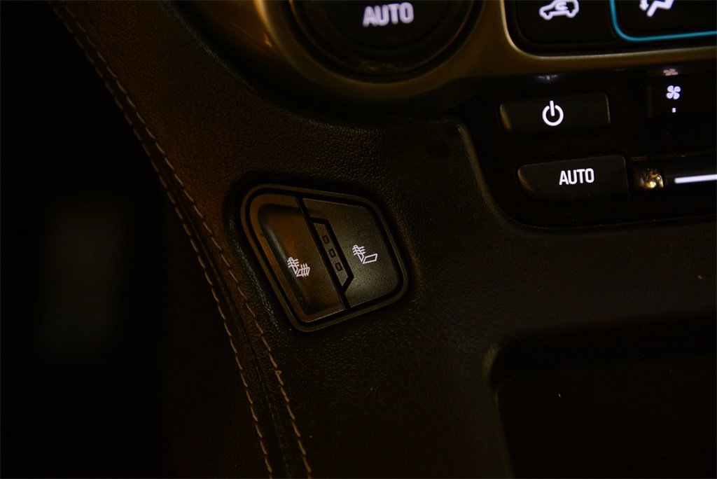 Used 2018 Chevrolet Suburban LT image 26