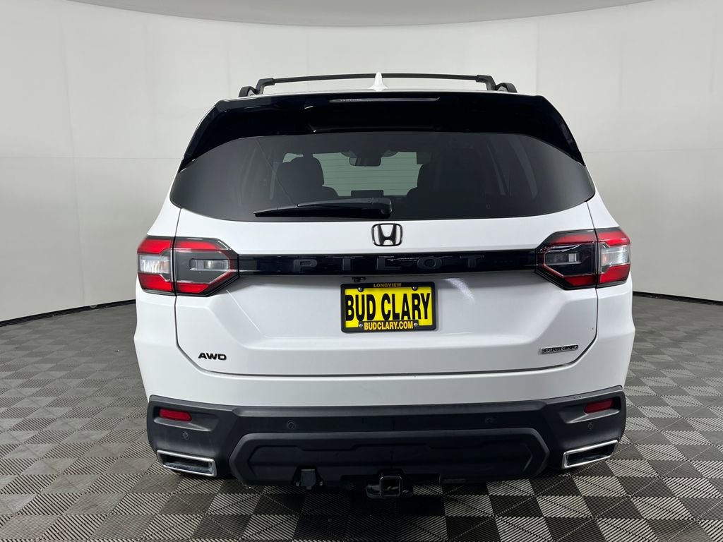 Used 2023 Honda Pilot Touring image 7