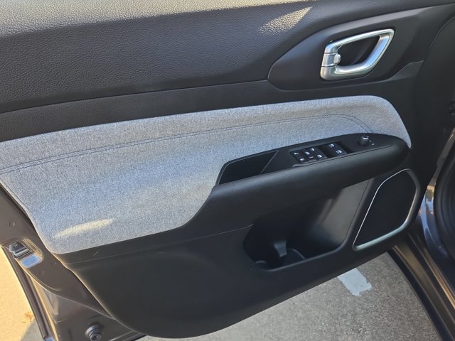 Used 2022 Jeep Compass Latitude AWD/4WD image 13