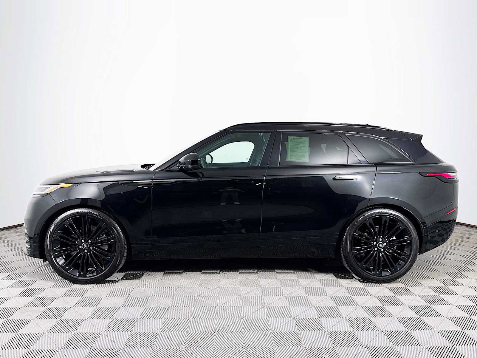 Used 2026 Land Rover Range Rover Velar Dynamic SE AWD/4WD image 8