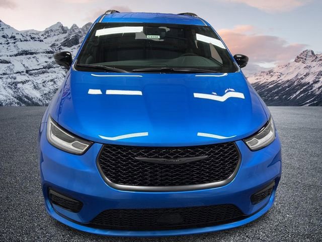 New 2026 Chrysler Pacifica Select w/ S Appearance Package image 2