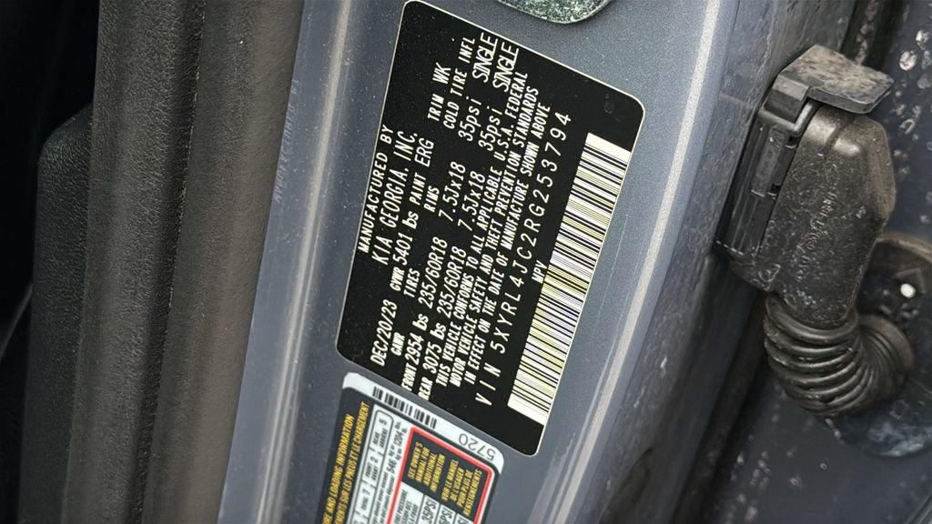 Used 2024 Kia Sorento S image 38