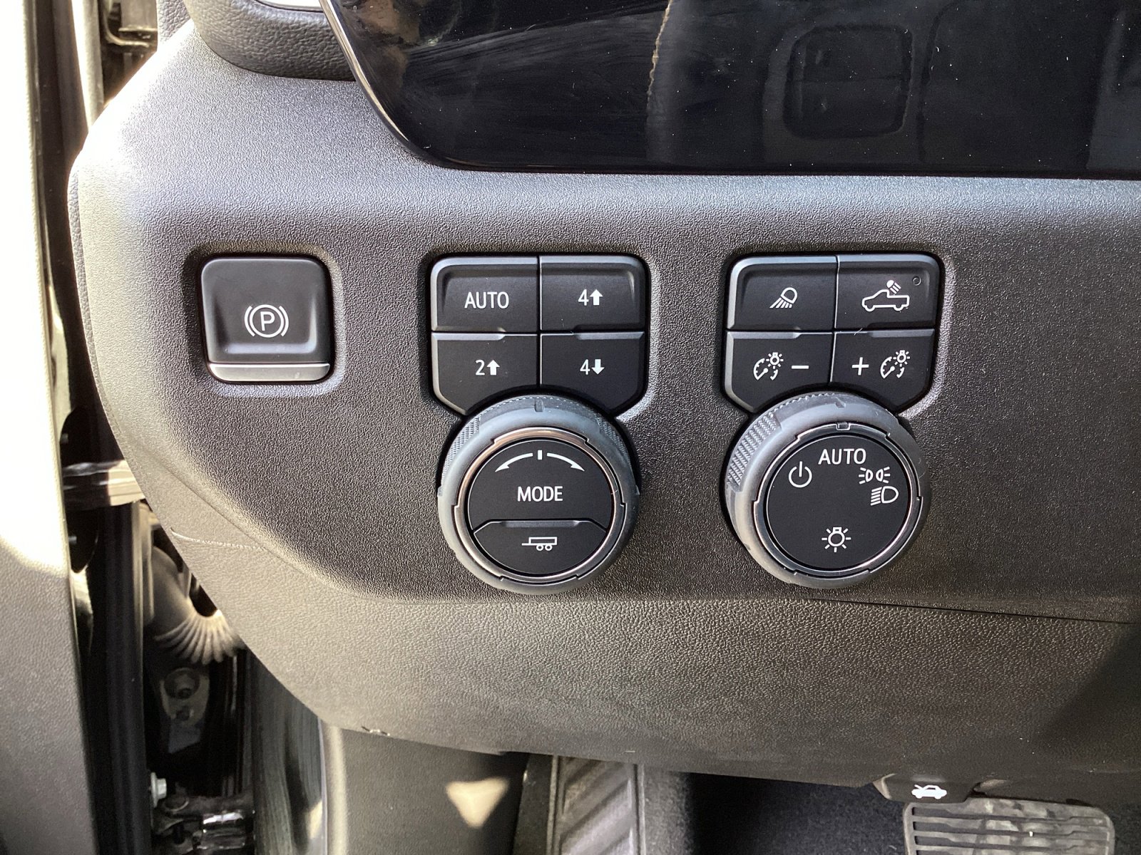 Used 2025 Chevrolet Silverado 1500 LT w/ Z71 Off-Road Package image 33