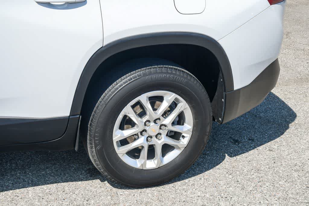 Used 2021 Chevrolet Traverse LS FWD image 11