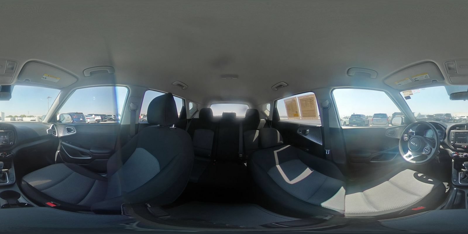 Used 2025 Kia Soul LX w/ LX Technology Package FWD image 39