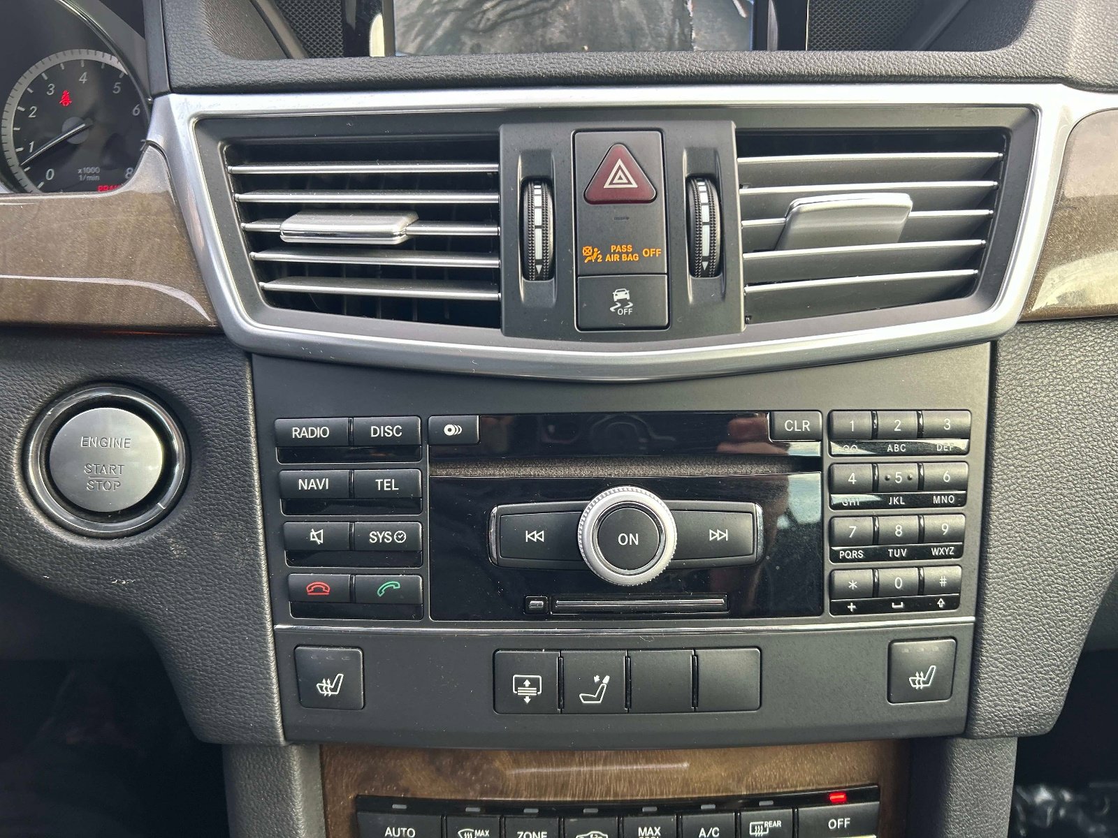 Used 2010 Mercedes-Benz E 350 4MATIC Sedan image 32