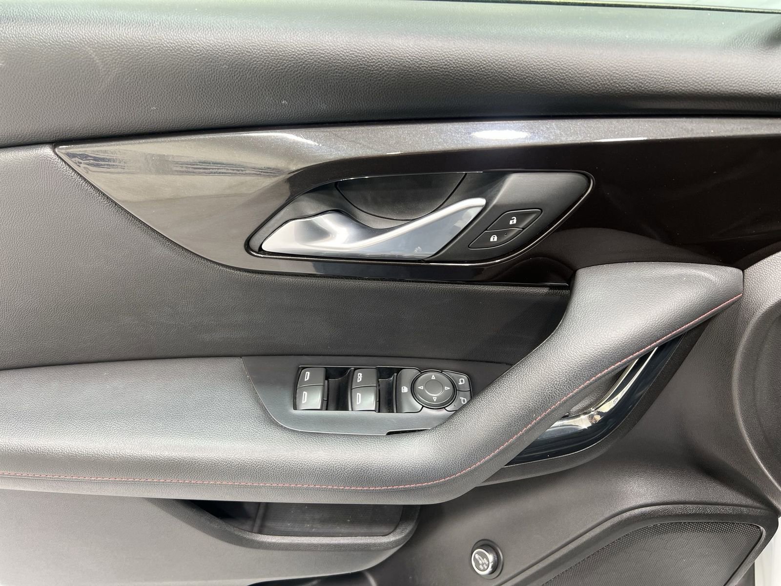 Used 2019 Chevrolet Blazer RS AWD/4WD image 13