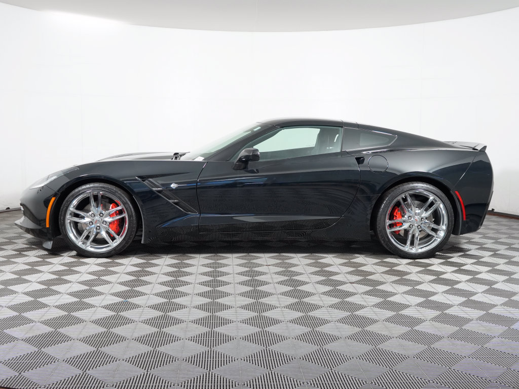 Used 2017 Chevrolet Corvette Stingray Coupe w/ 2LT Preferred Equipment Group RWD image 2