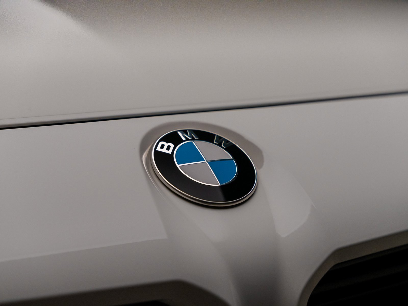 Used 2024 BMW M2 w/ Lighting Package image 23