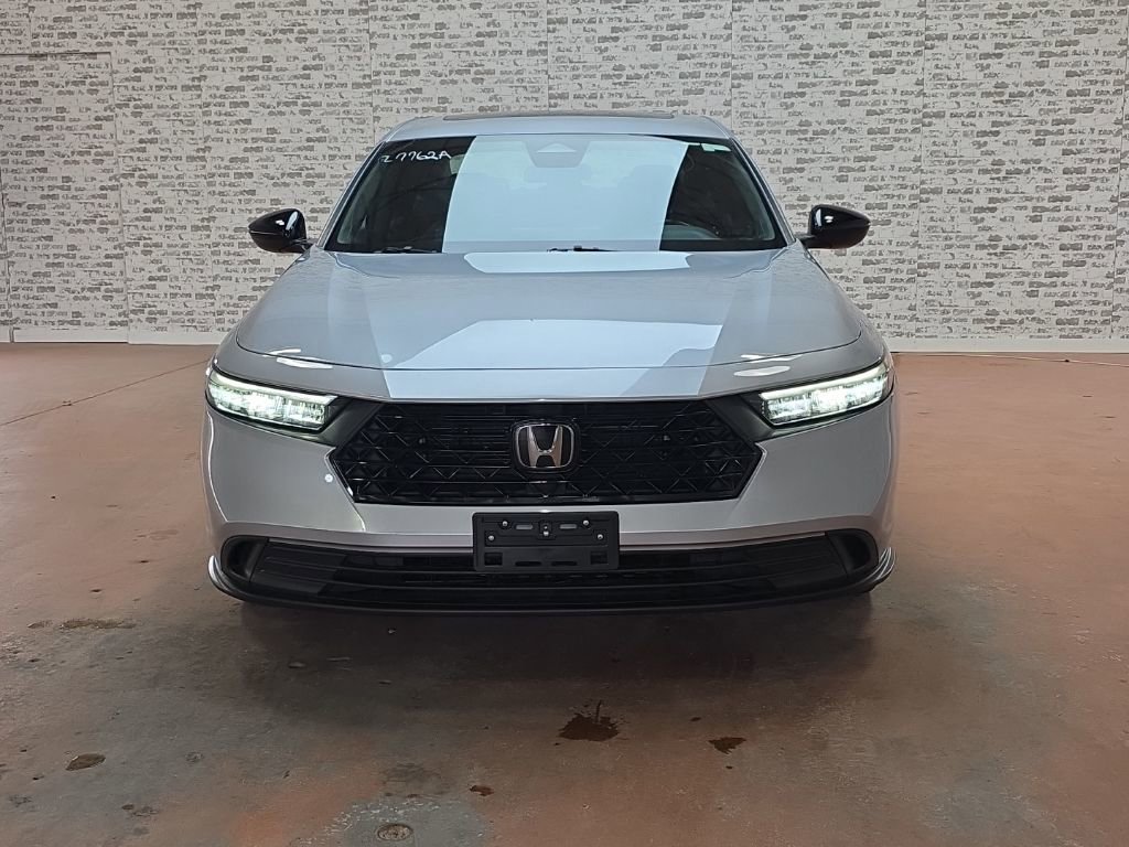 Used 2023 Honda Accord Sport image 3