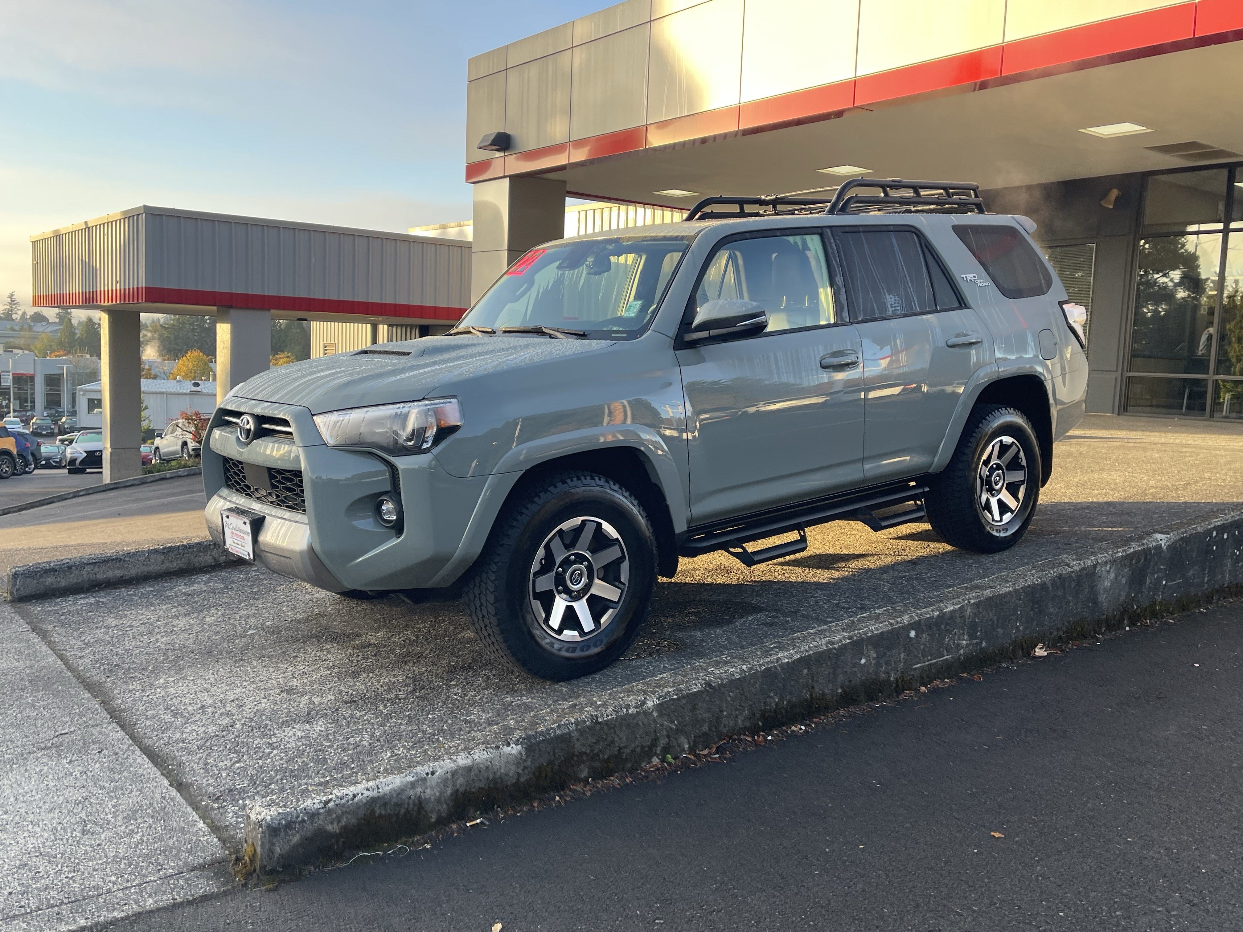 Certified 2022 Toyota 4Runner TRD Off-Road Premium w/ Moonroof Package AWD/4WD image 4