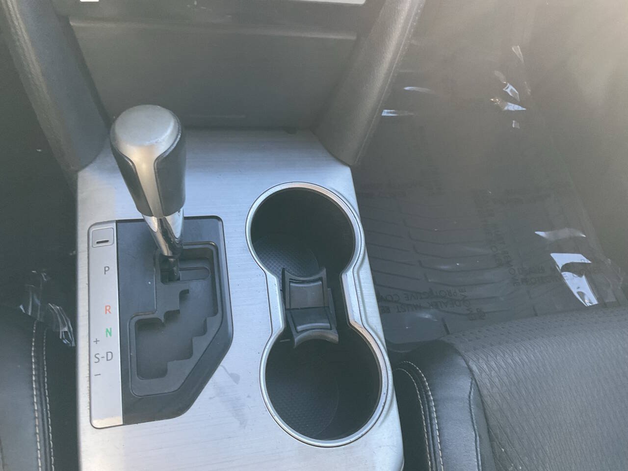 Used 2012 Toyota Camry SE FWD image 18