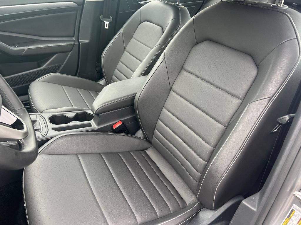Used 2024 Volkswagen Jetta SE FWD image 11